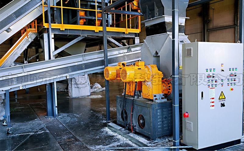 聚氨酯泡沫壓縮機(jī)