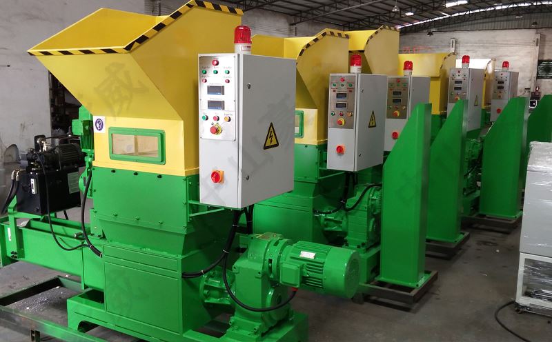 大型聚苯乙烯泡沫壓實機生產(chǎn)車間 大型聚苯乙烯泡沫壓實機生產(chǎn)車間